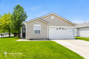 13074 N Etna Green Dr - Camby, IN