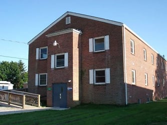 24 Middle Spring Ave - Shippensburg, PA