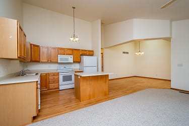 22 Redtail Ct - Coralville, IA