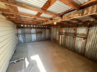 228 W Teapot Dome Ave - Porterville, CA