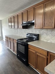 3748 Mossbridge Way - Lexington, KY