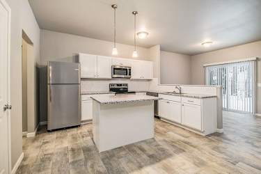 1733 Bluff Ridge Ct - Portage, MI