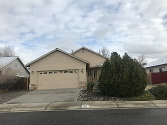 982 Sunview Dr - Carson City, NV