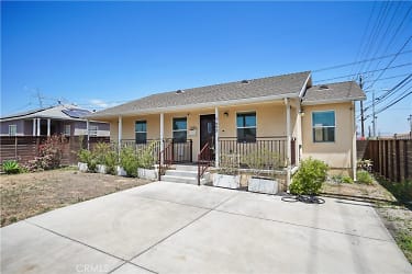 7602 Hinds Ave - Los Angeles, CA