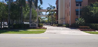 1650 Presidential Way #104 - West Palm Beach, FL