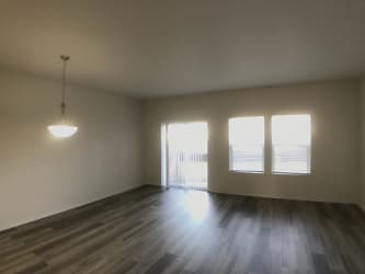 2002 SW Canyon Dr - Redmond, OR