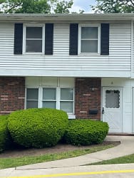 762 Mentor Ave unit 2 762 - Painesville, OH