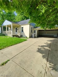 3512 Tangent St - Youngstown, OH