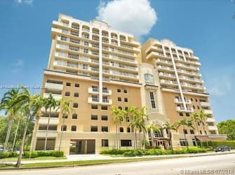 2425 SW 27th Ave #902 - Coral Gables, FL