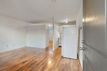 Lynn Mar Apartments - A GREAT PLACE To Call Home! - Seattle, WA