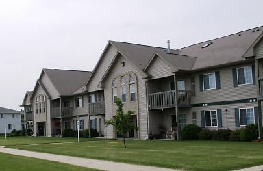 1521 Commonwealth Dr unit 02 - Fort Atkinson, WI