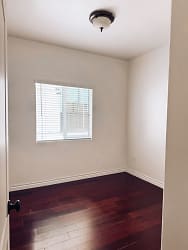 10911 Hesby St unit 4 - Los Angeles, CA