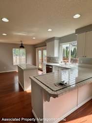 158 NE Chancellor Court - Hillsboro, OR