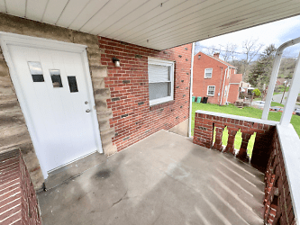 315 Orchard Dr - West Mifflin, PA