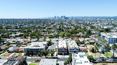 Hi Point Townhomes Apartments - Los Angeles, CA
