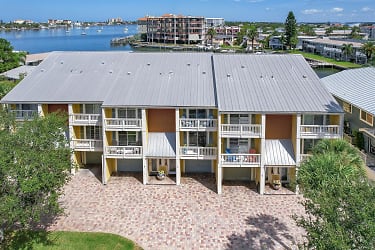 234 Dolphin Point unit 5 - Clearwater, FL