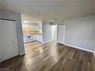 2605 Terrace Ave #8 - Akron, OH