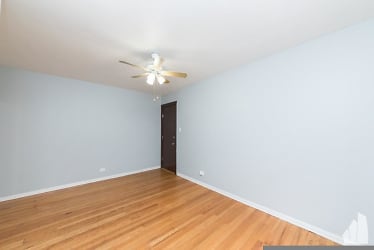 3261 W Wrightwood Ave - Chicago, IL