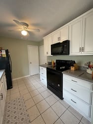 407 Cambio Ct - The Villages, FL