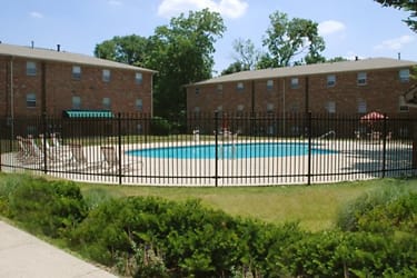 5220 Luzzane Lane Business Office Apartments - Indianapolis, IN