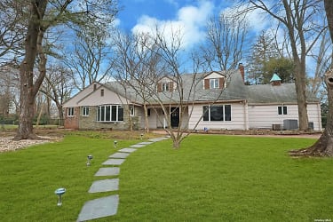 17 Hilltop Dr - Great Neck, NY