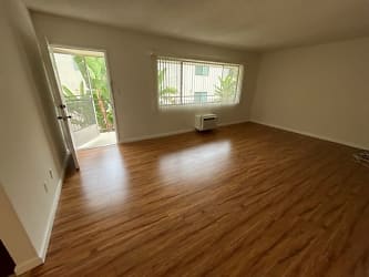 #623 Apartments - Glendale, CA