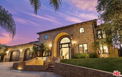 4349 Clear Valley Dr - Los Angeles, CA