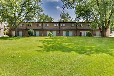 2720 Chayes Ct - Homewood, IL