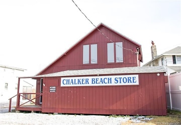102 Chalker Beach Rd - Old Saybrook, CT