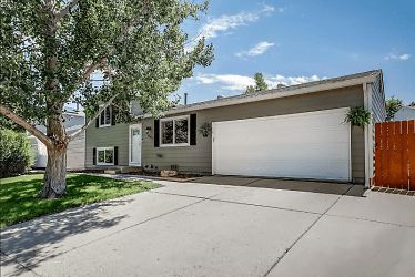 9301 W 100th Cir - Westminster, CO