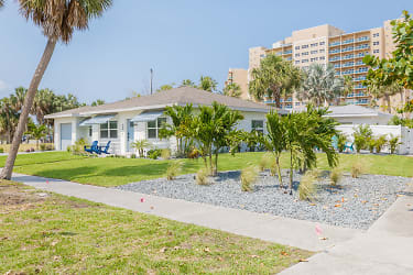 908 Bruce Ave - Clearwater, FL