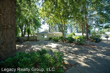 507 SE 5th Ave - Canby, OR