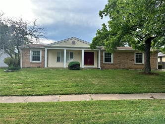 14331 Rainy Lake Dr - Chesterfield, MO