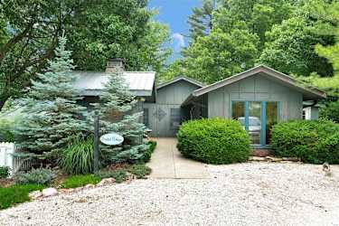 16056 Hwy W - Clarksville, MO