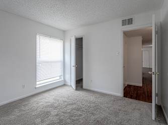 The Avenue Apartments - Fayetteville, AR