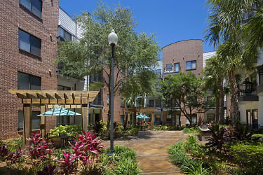 Camden Orange Court Apartments - Orlando, FL
