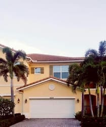4919 Cadiz Cir - Palm Beach Gardens, FL