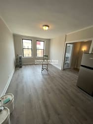 2779 N Milwaukee Ave unit 318 - Chicago, IL
