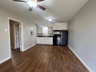2427 Parkside Ave #226 - Irving, TX