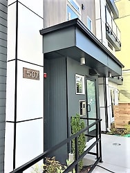 Junior Apartments - Seattle, WA