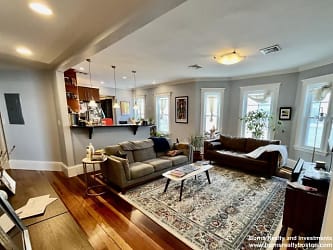 22 Clarendon Ave - Somerville, MA