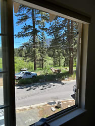 1040 Blue Lake Ave unit 4 - South Lake Tahoe, CA