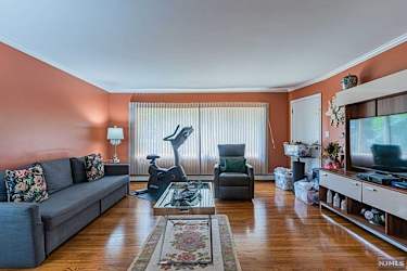 14 Zoar Ave - Woodland Park, NJ