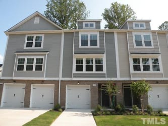 328 Page Square Dr - Cary, NC