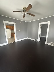 2059 W 105th St unit 3 - Cleveland, OH
