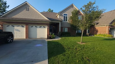 14345 Shadywood Dr unit 1 - Sterling Heights, MI