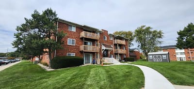 905 Heritage Ct #301 905-301 - CROWN POINT, IN