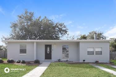 1116 W Page Dr - Deltona, FL