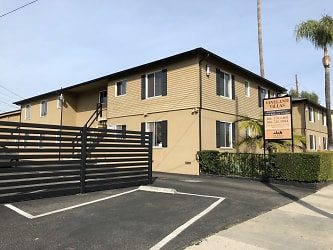 110 Apartments - North Hollywood, CA