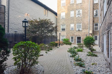 2600 N Kimball Ave unit D604 - Chicago, IL